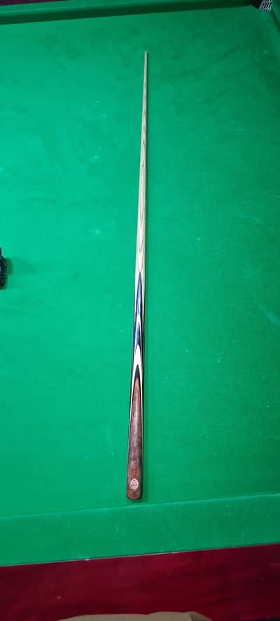 Single Piece Baize Master Cue