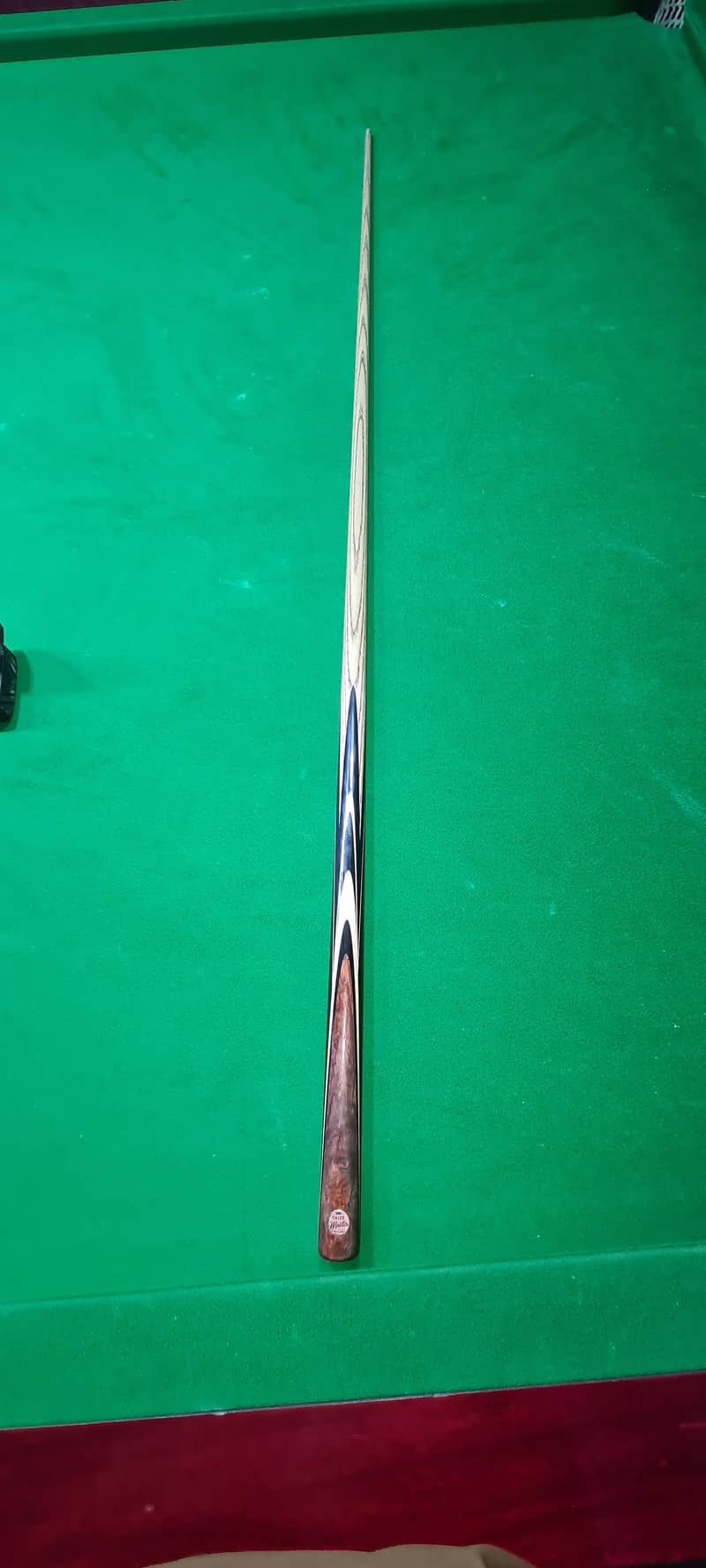Single Piece Baize Master Cue 0
