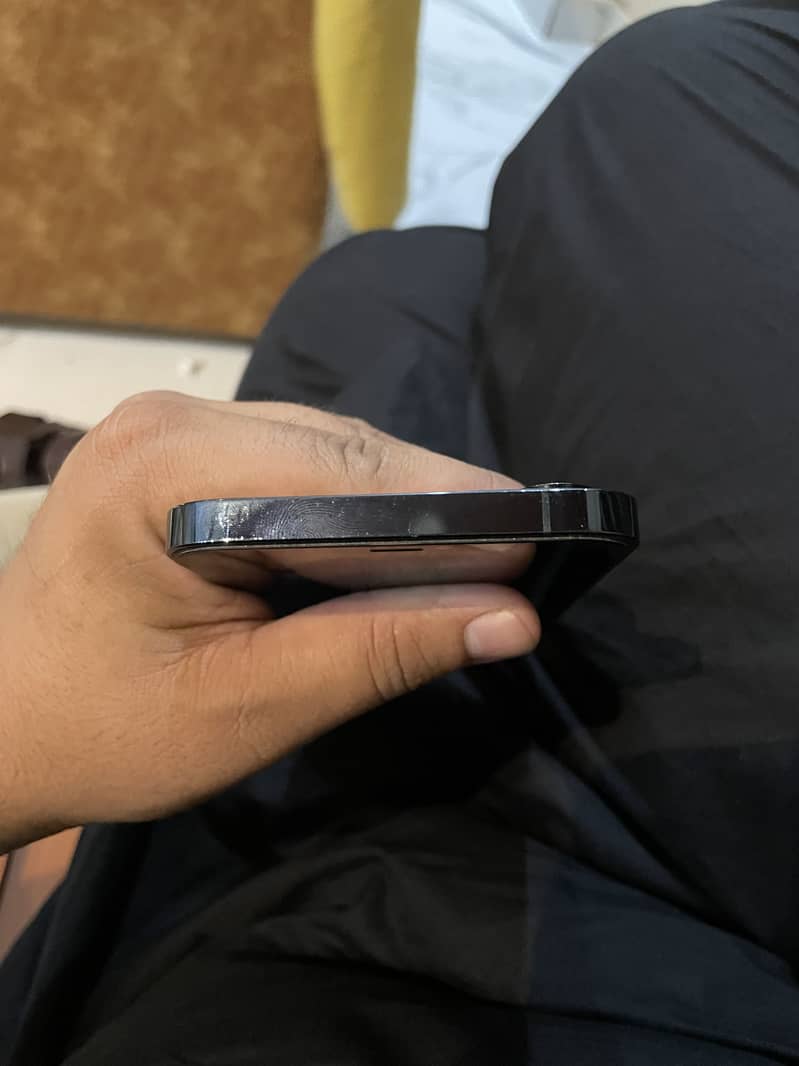 Apple iPhone 12 Pro Max 3
