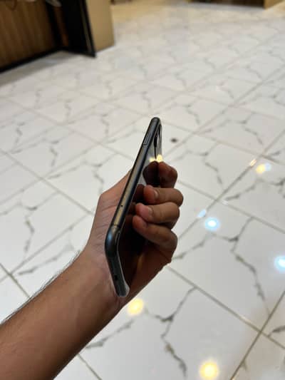 Iphone 11 88% battery 64 gb 10/10 condotion