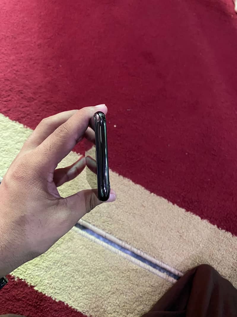 Apple iPhone X 6