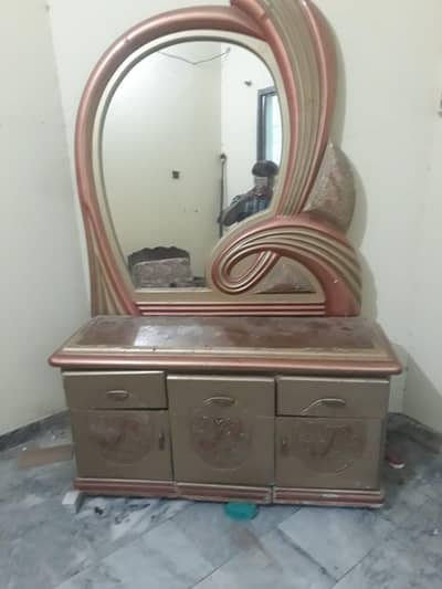 dressing table