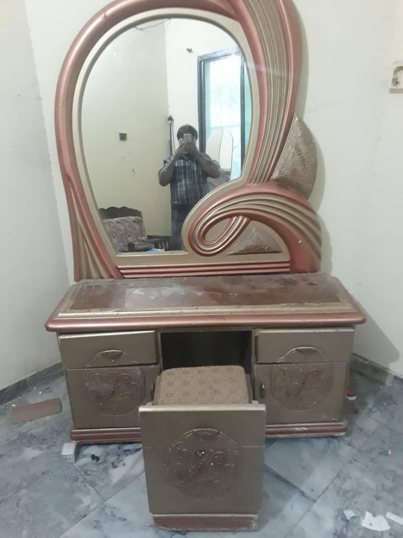 dressing table 1