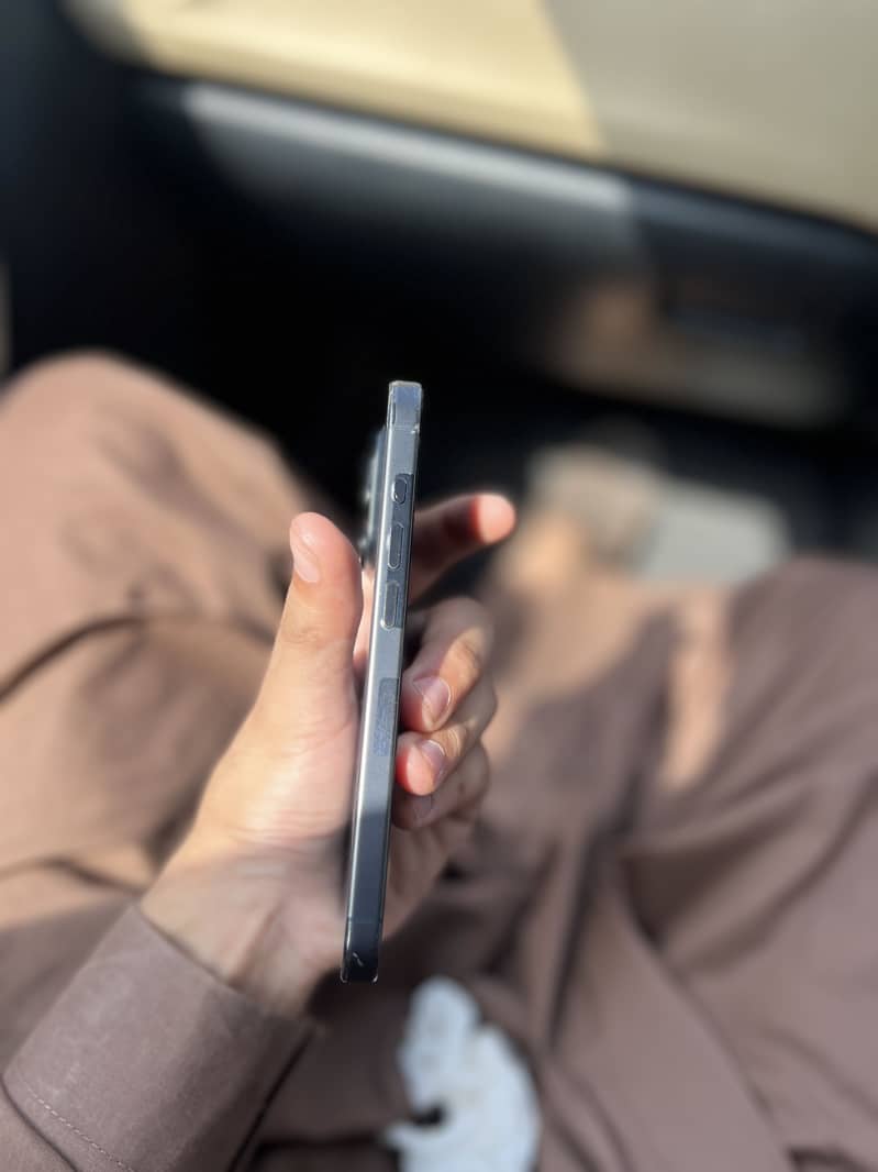 Apple iPhone 15 Pro 1