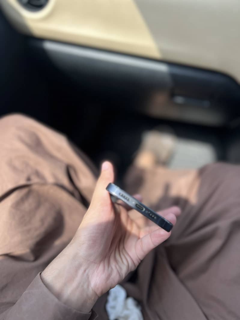 Apple iPhone 15 Pro 6