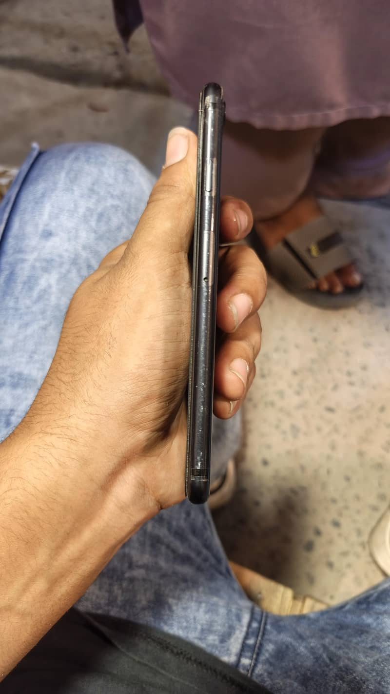 Apple iPhone 7 2