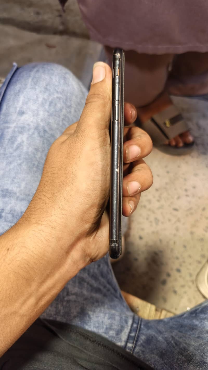 Apple iPhone 7 3