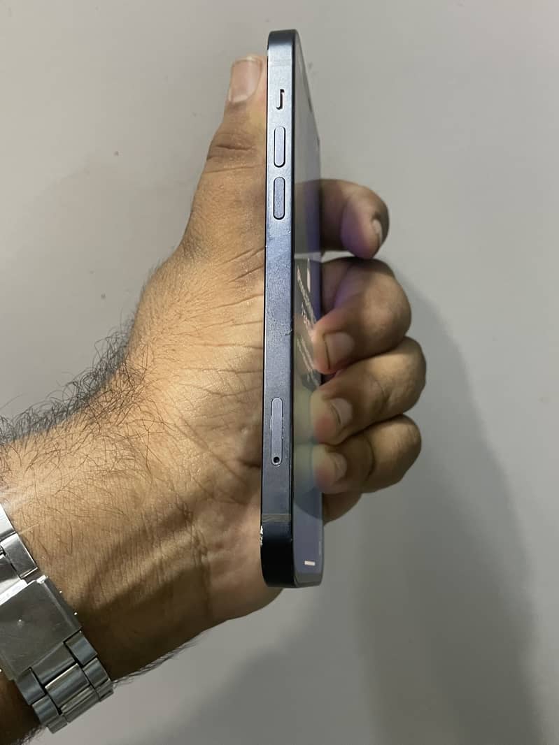 Apple iPhone 12 3