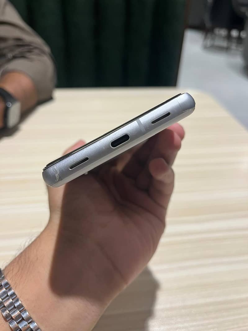 Google Pixel 7a 2