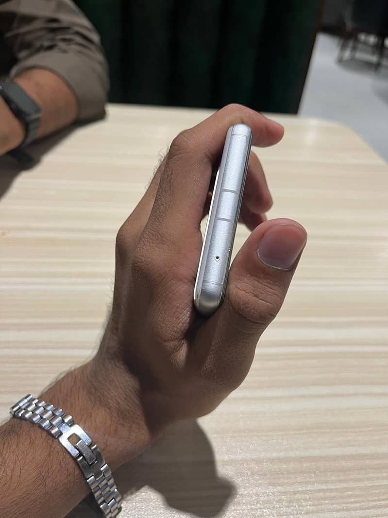Google Pixel 7a 3