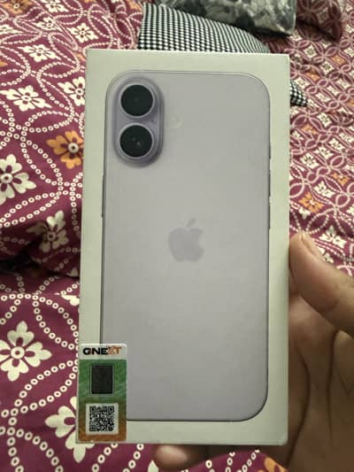 Apple iPhone 17  box pack