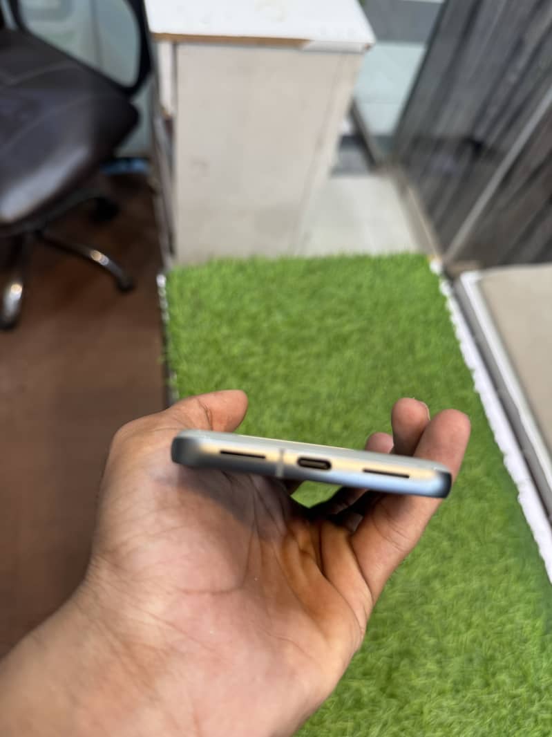 Google Pixel 8 2