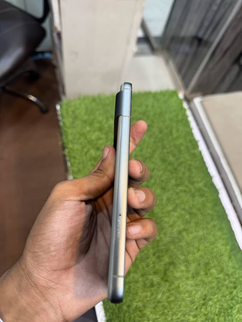 Google Pixel 8 3