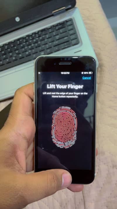Apple iPhone SE