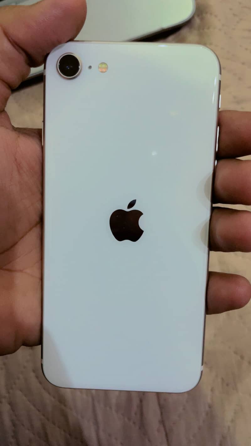 Apple iPhone SE 8