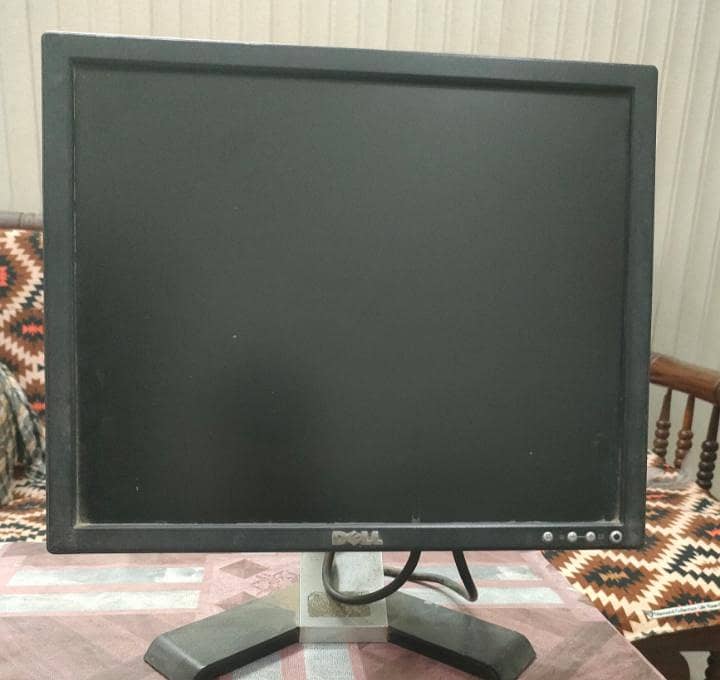 Monitor and CPU 4