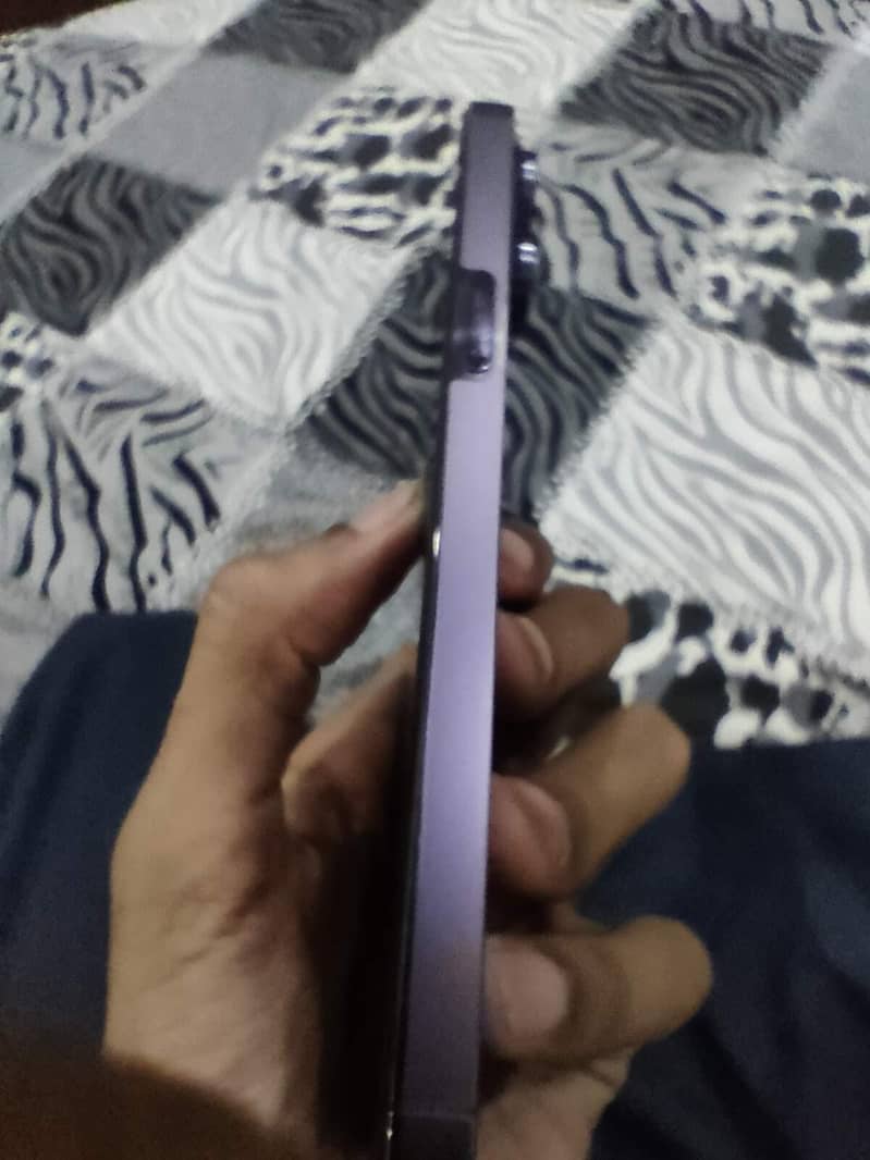 iPhone 14 Pro Max 4