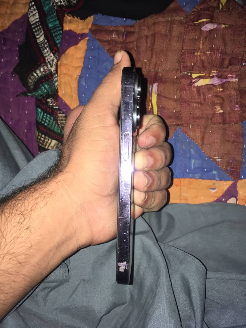 Apple iPhone 14 Pro 2