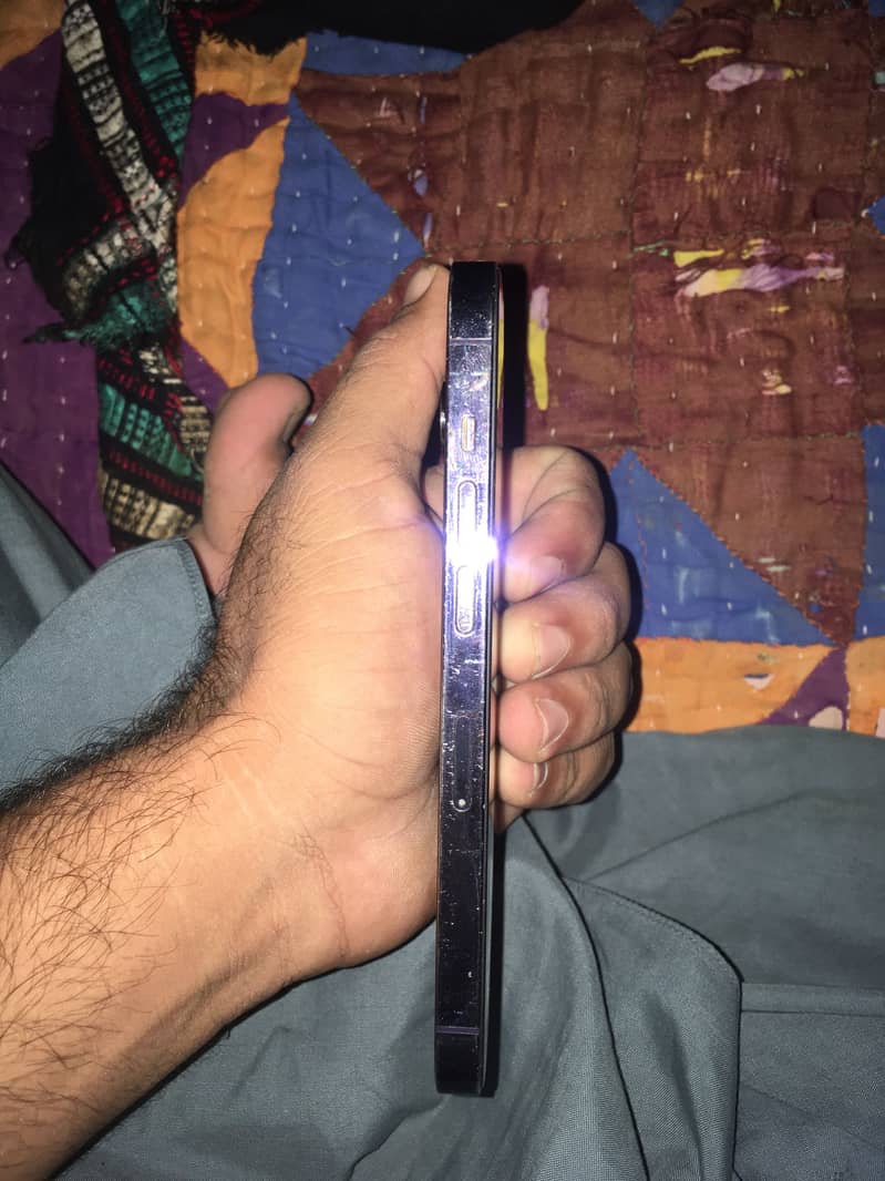 Apple iPhone 14 Pro 3