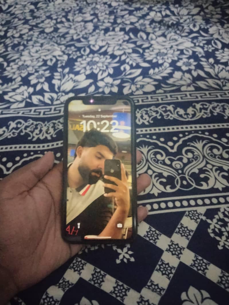 Apple iPhone XR 0