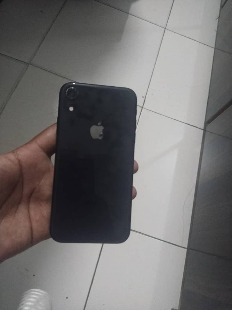 Apple iPhone XR 1