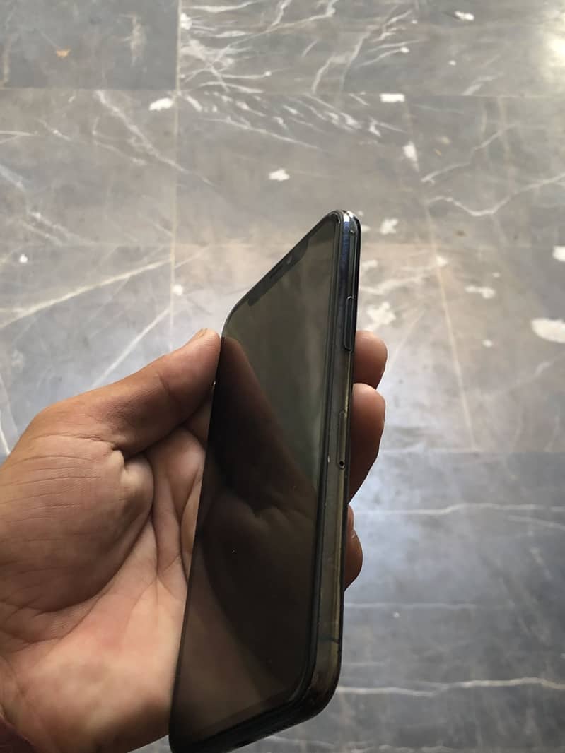 Apple iPhone 11 Pro 1