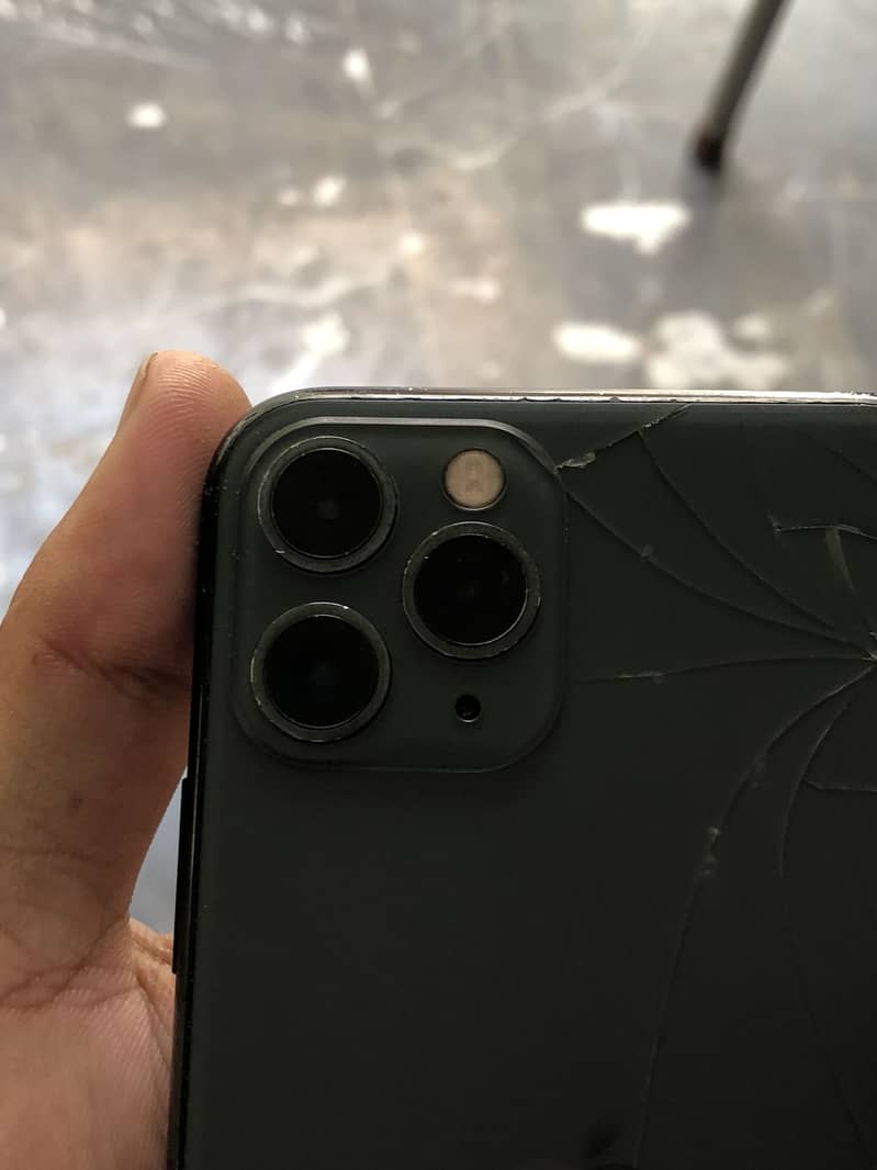 Apple iPhone 11 Pro 6