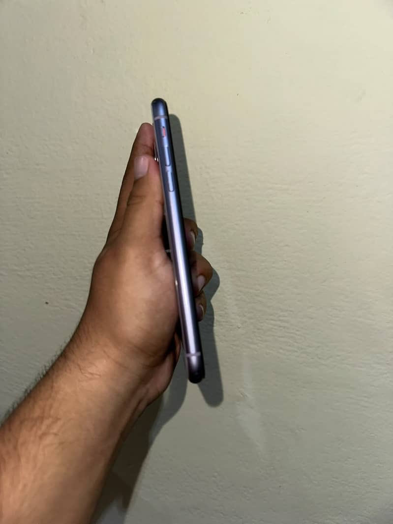 Apple iPhone 11 3