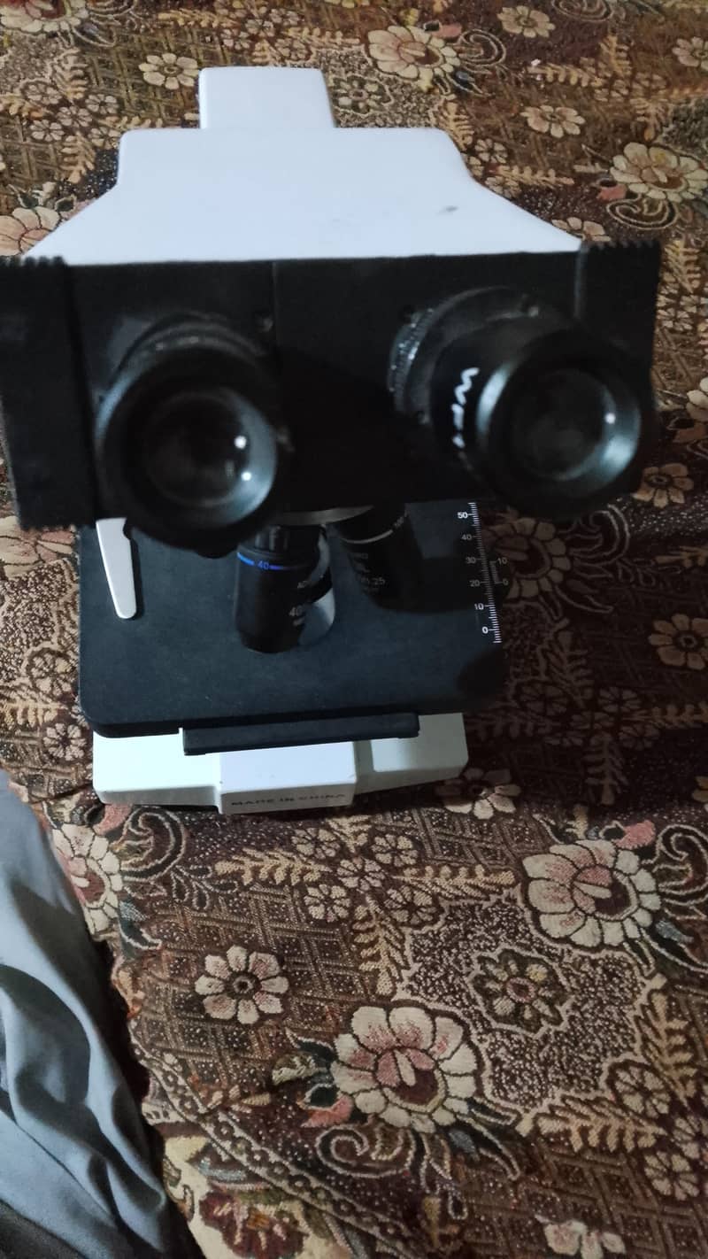 lab microscope 1