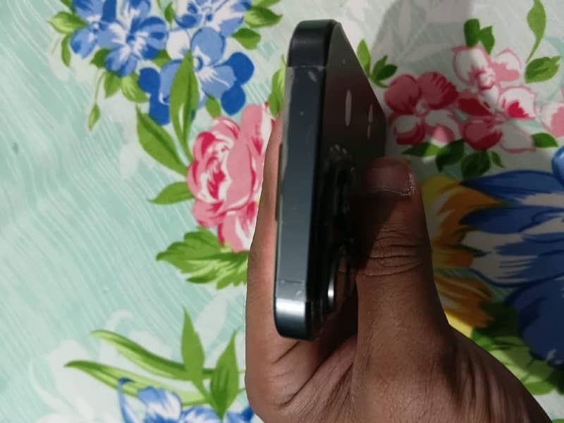 Apple iPhone 15 Pro 0