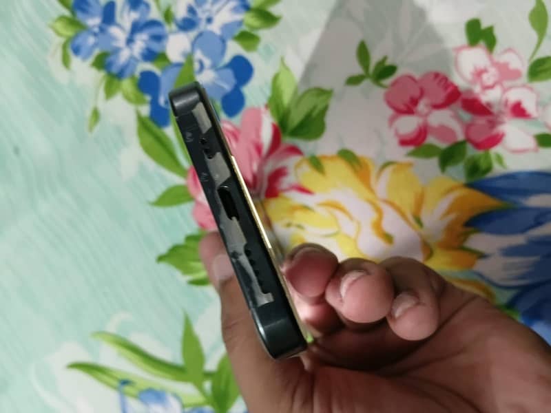 Apple iPhone 15 Pro 2