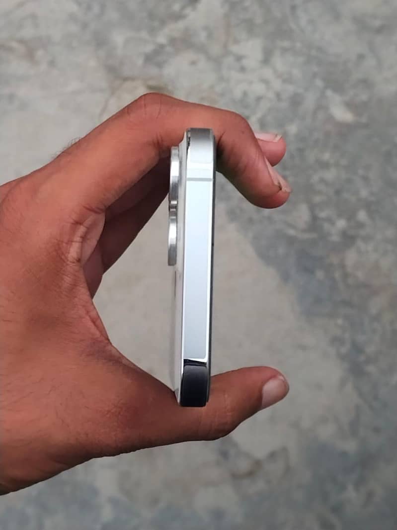 Apple iPhone 13 Pro Max 5