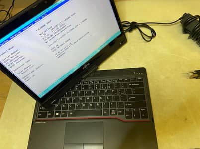 Fujitsu Lifebook T937 2-in-1 Touch | Core i5 7th Gen / 4GB / 256GB SSD
