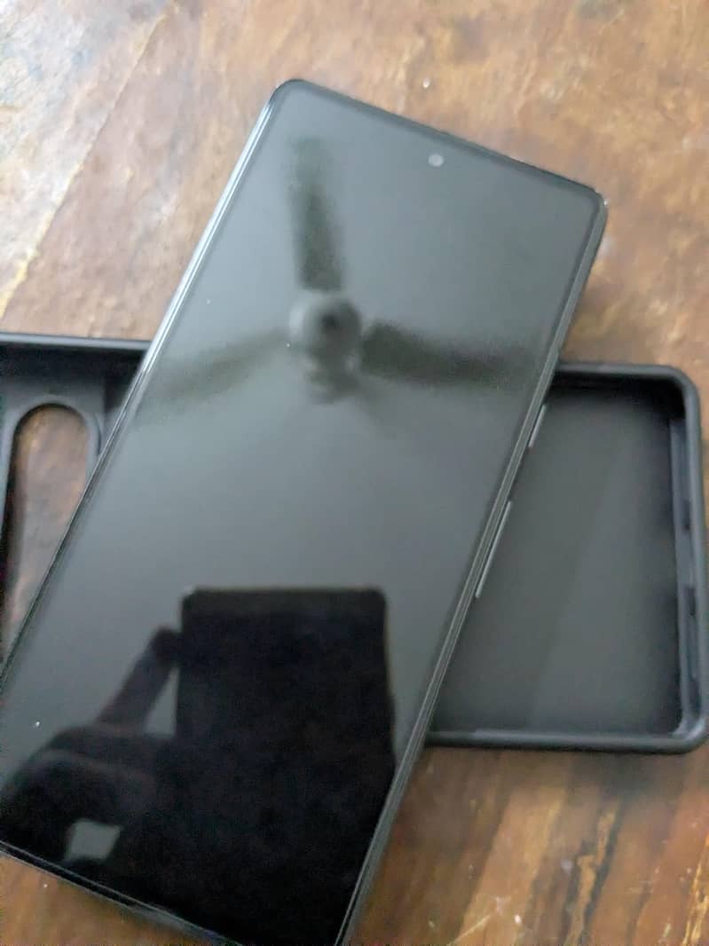 Google Pixel 7 4