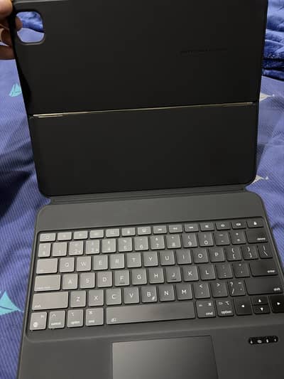 Esr  Ascend keyboard for ipad pro 12.9 4th gen