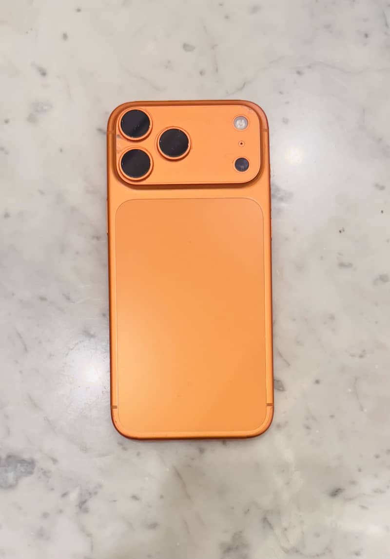 Apple iPhone 17 Pro Max 4