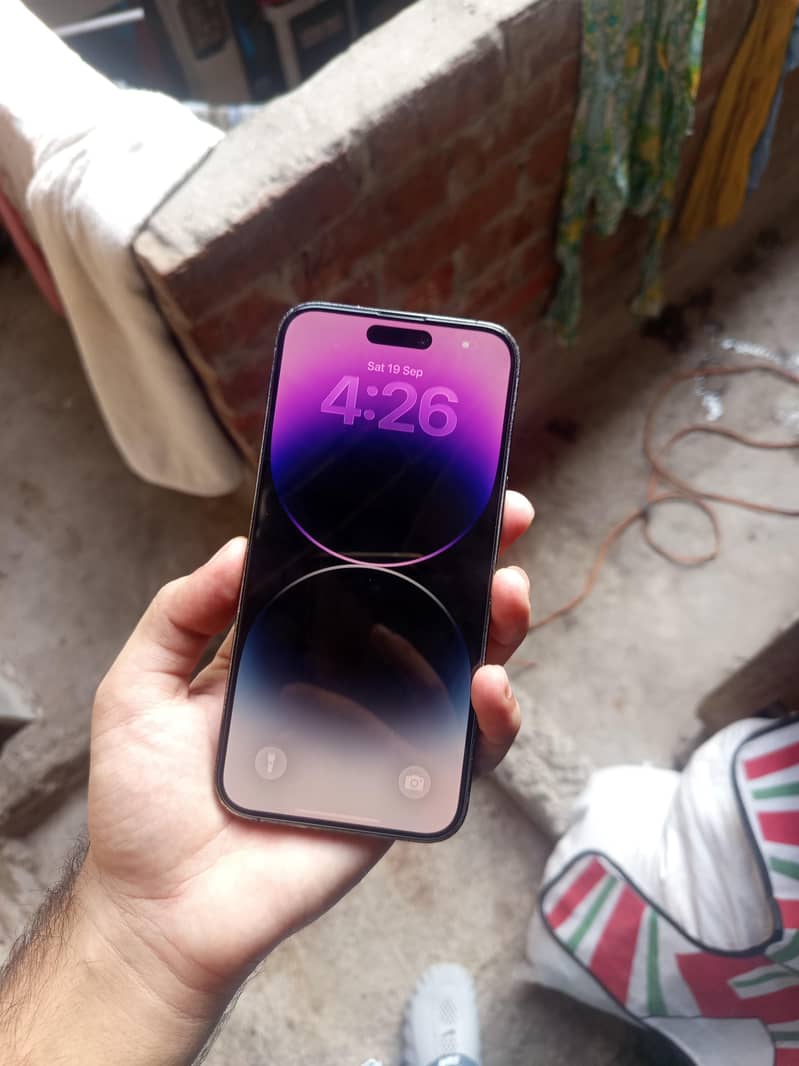 Apple iPhone 14 Pro Max 1