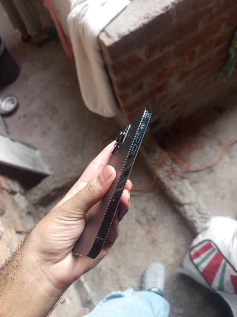 Apple iPhone 14 Pro Max 2