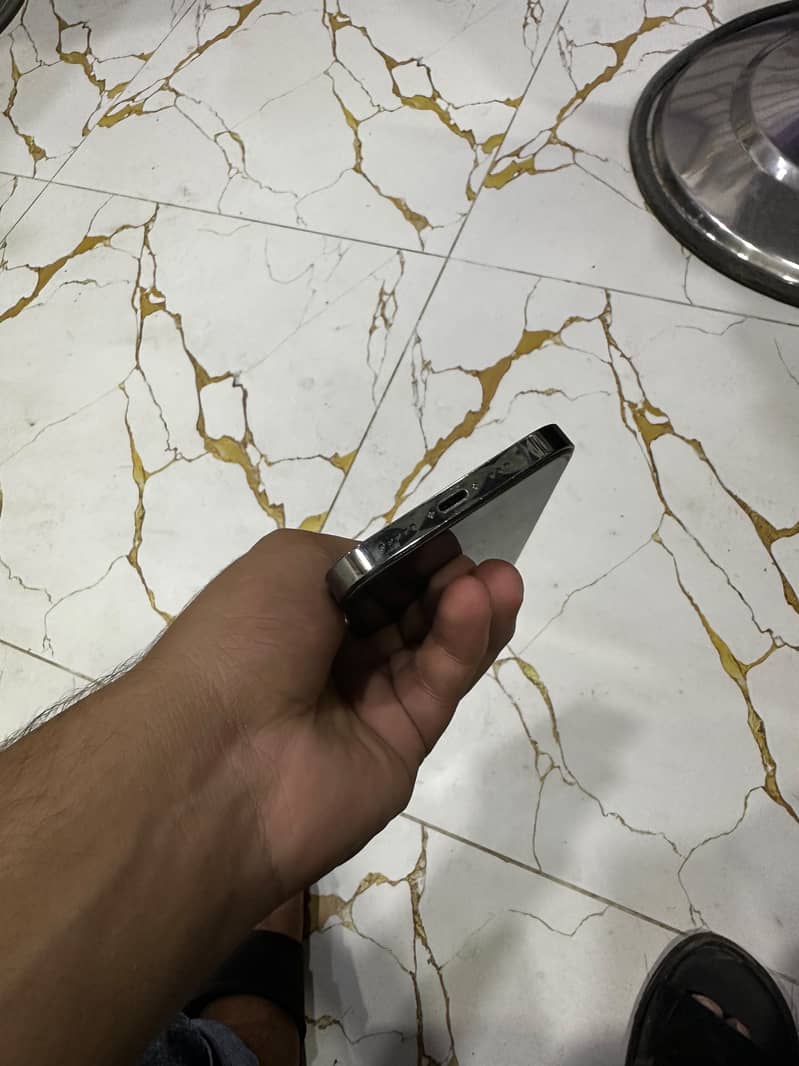 Apple iPhone 13 Pro 3