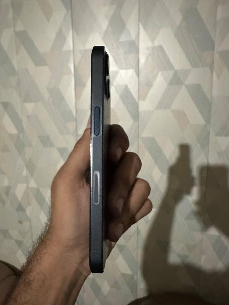 Apple iPhone 13 1