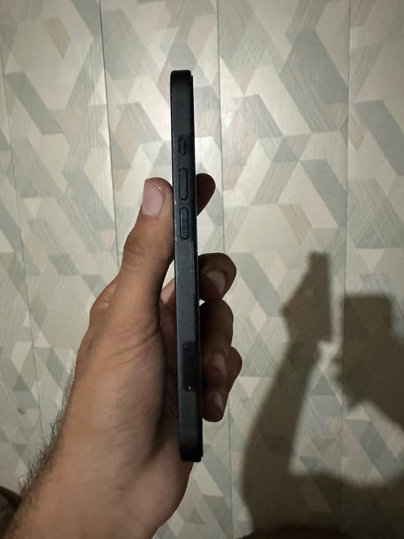 Apple iPhone 13 3