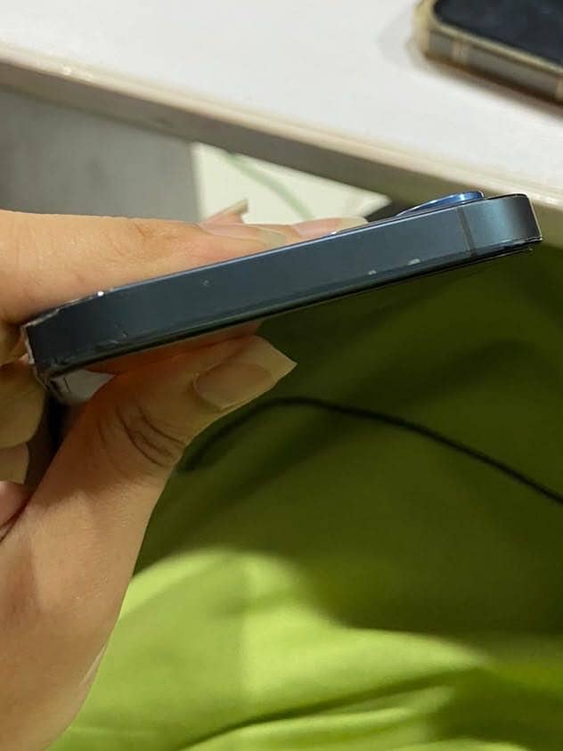 iPhone 12 Pro 4
