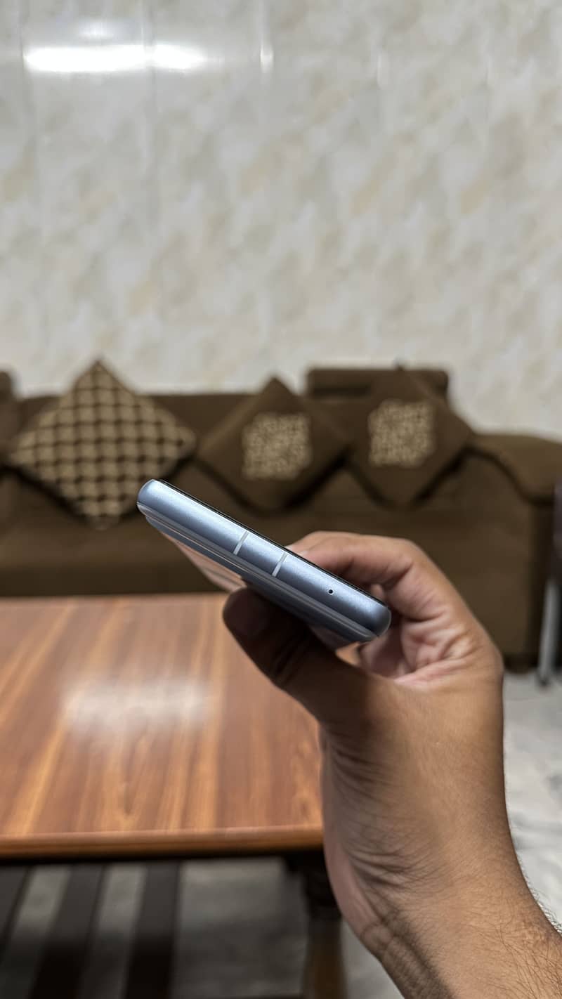 Google Pixel 7a 5