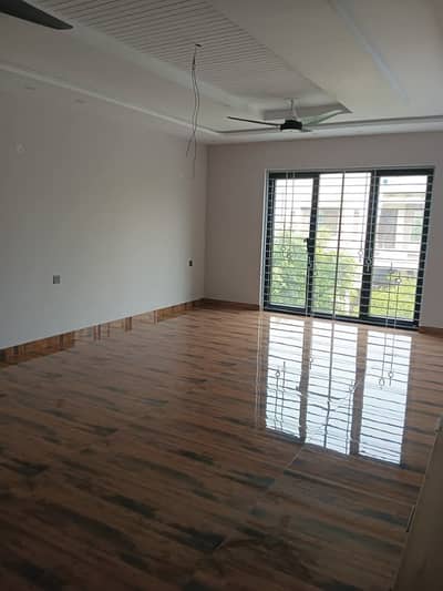 10 MARLA BRAND NEW EXCELLENT GOOD LUXURY CONDITION UPPER PORTION HOUSE FOR RENT IN RAFI BLOCK BAHRIA TOWN LAHORE