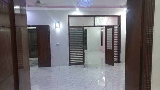 10 MARLA LIKE A BRAND NEW LUXURY GOOD CONDITION EXCELLENT FACING PARK UPPER PORTION HOUSE FOR RENT IN OVERSEAS B BLOCK BAHRIA TOWN LAHORE