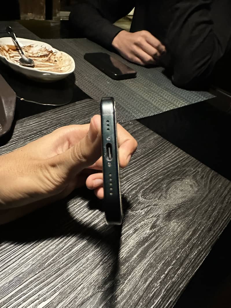 Apple iPhone 15 2