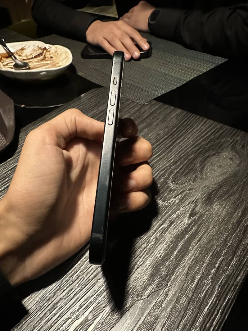 Apple iPhone 15 3