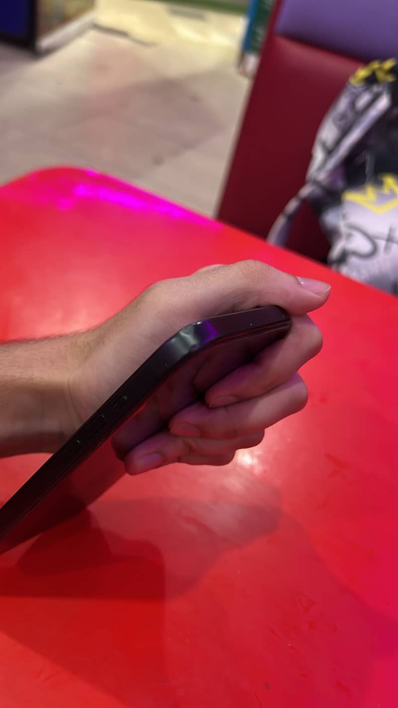 Apple iPhone 15 4