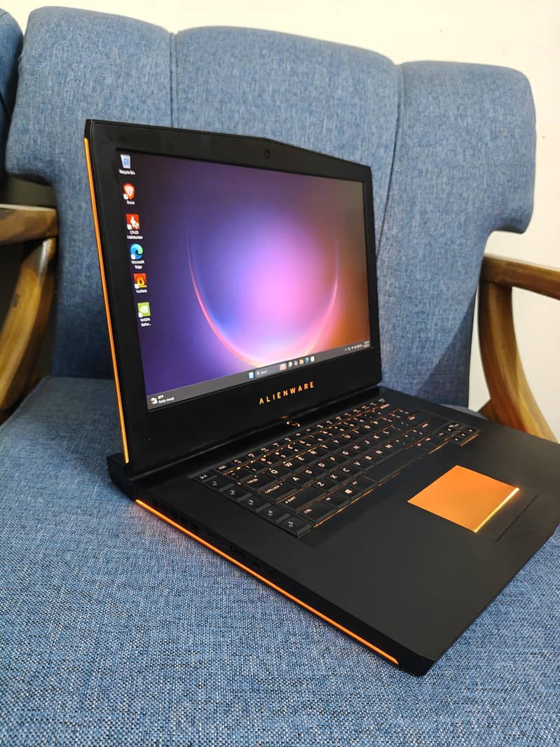 Alienware Gaming laptop 10