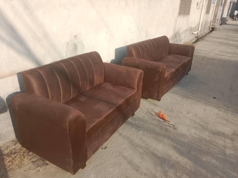 sofa poshish worker 1